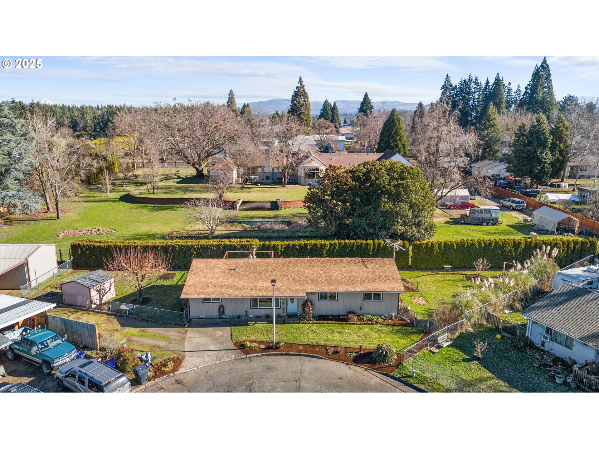 2 BERWICK CT
