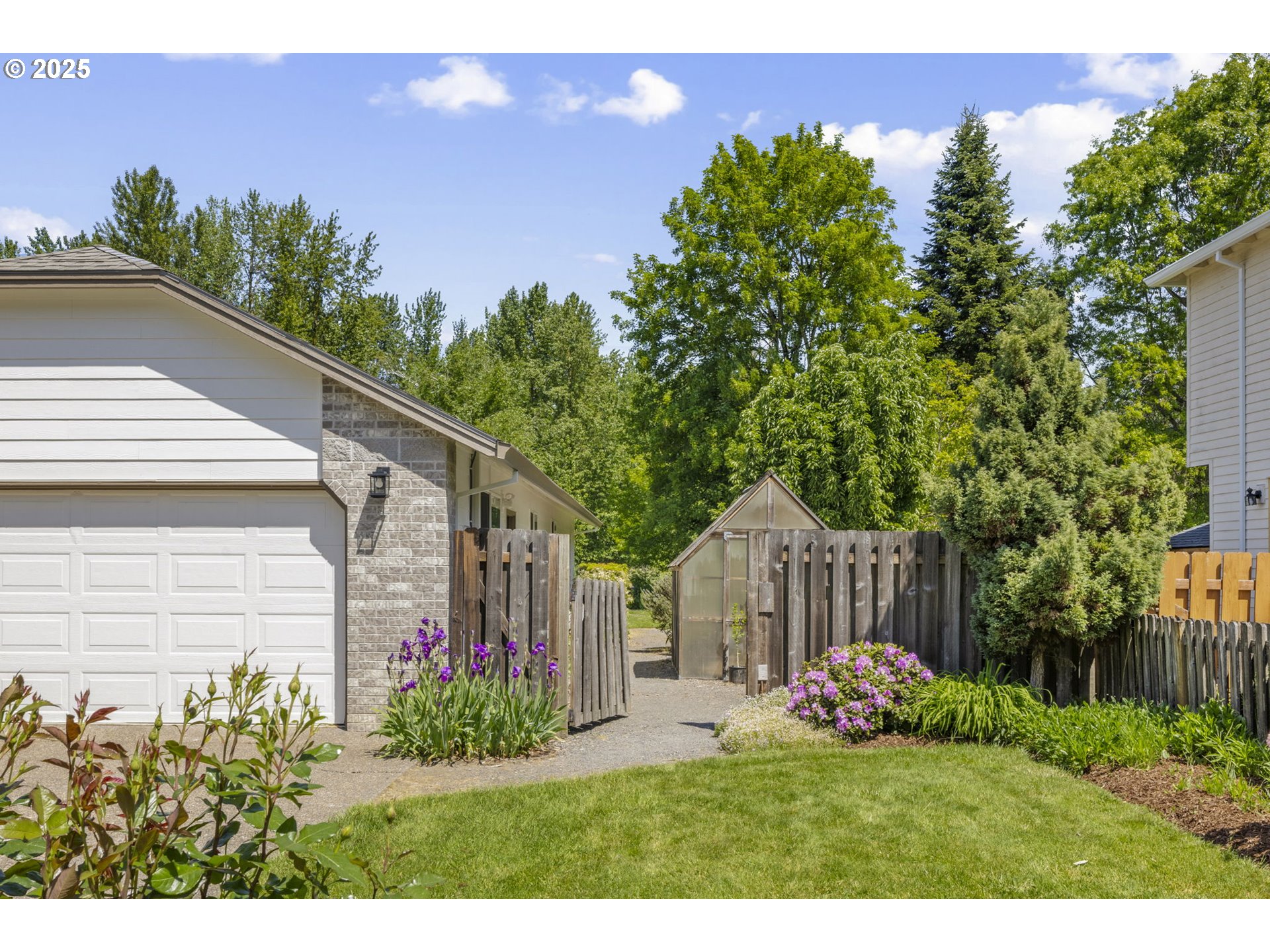 647 NE MEADOW DR, Portland