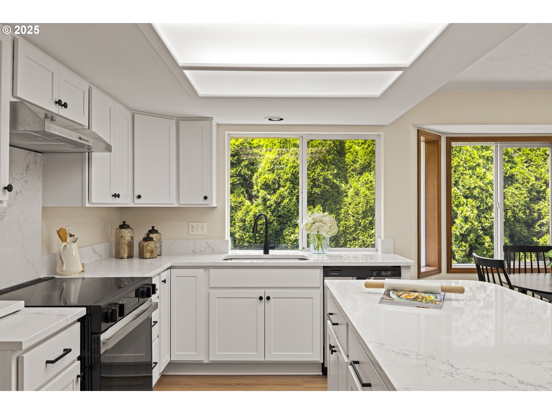 647 NE MEADOW DR, Portland