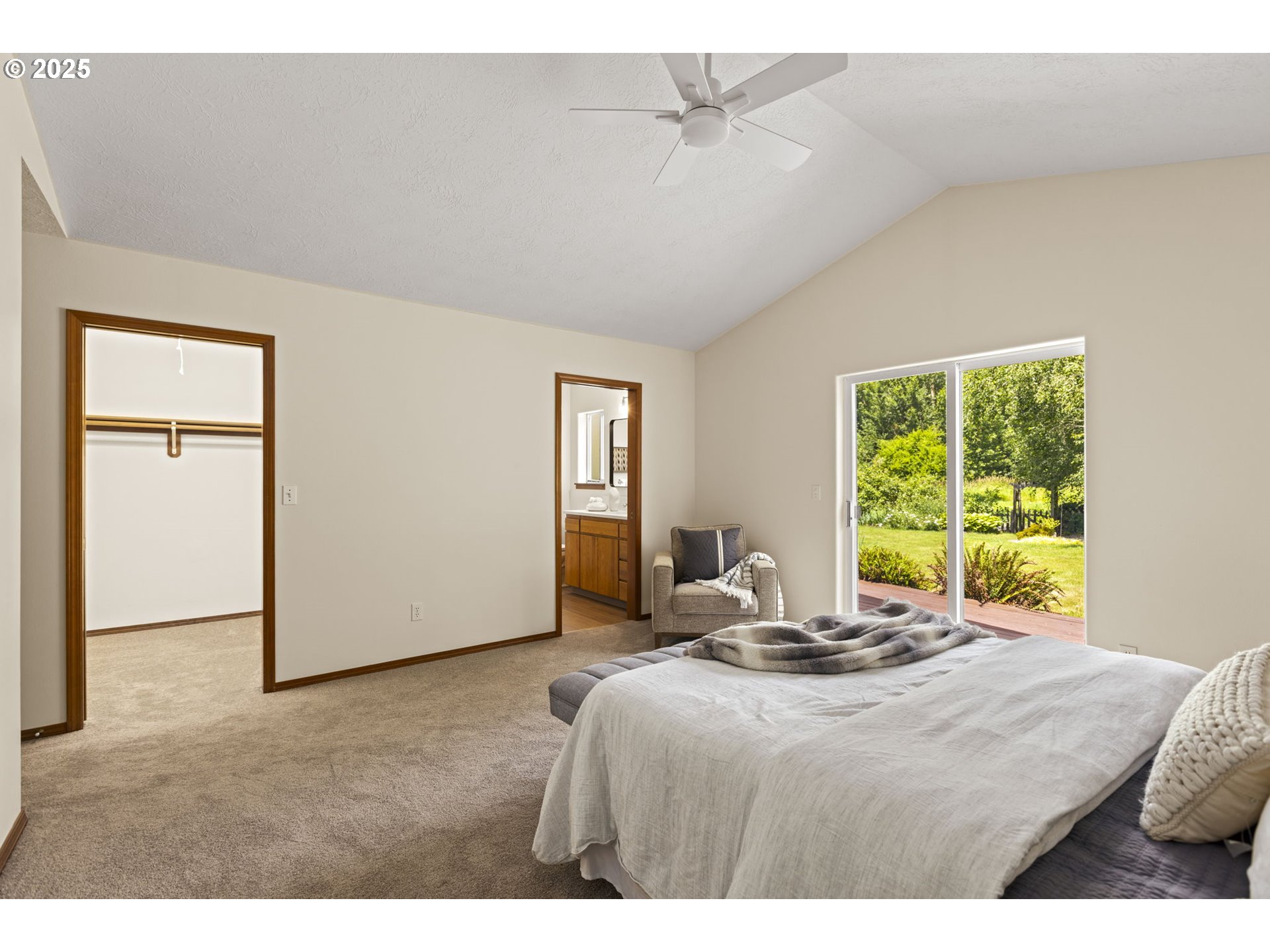 647 NE MEADOW DR, Portland