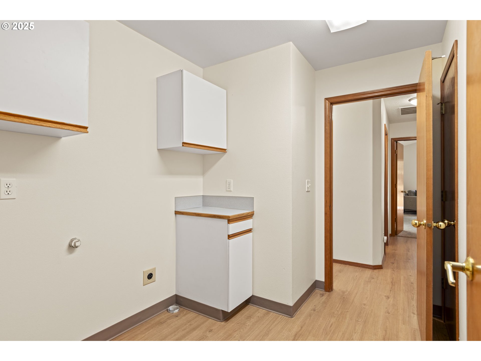 647 NE MEADOW DR, Portland