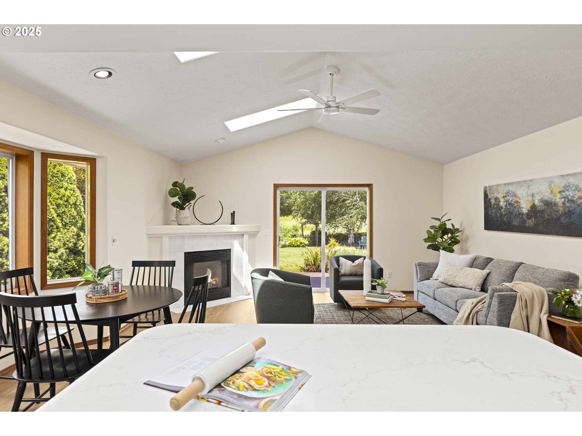 647 NE MEADOW DR, Portland