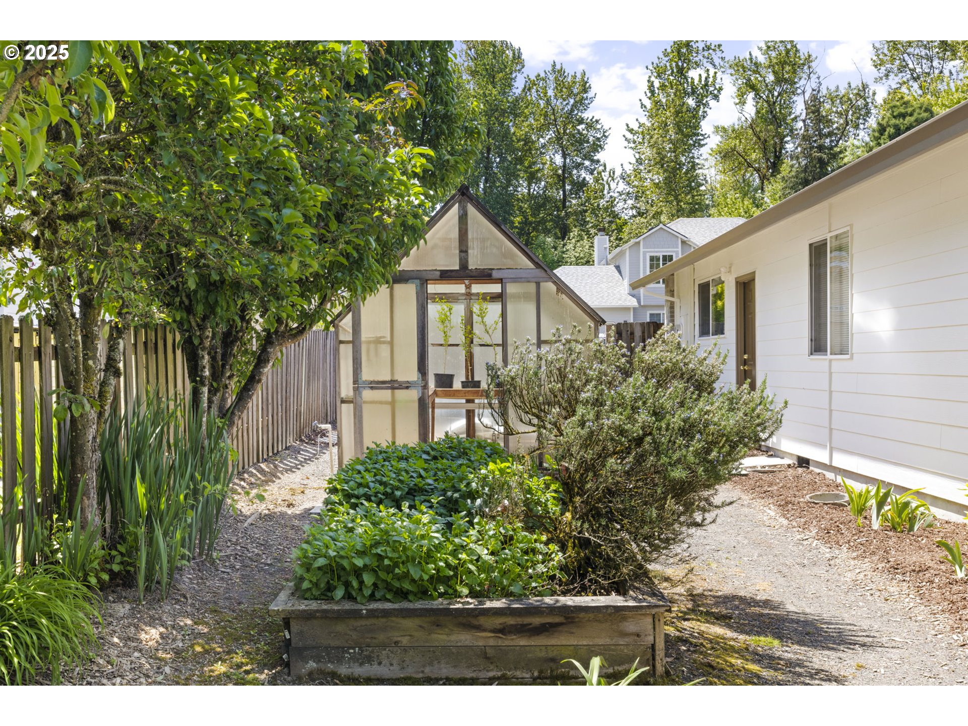 647 NE MEADOW DR, Portland