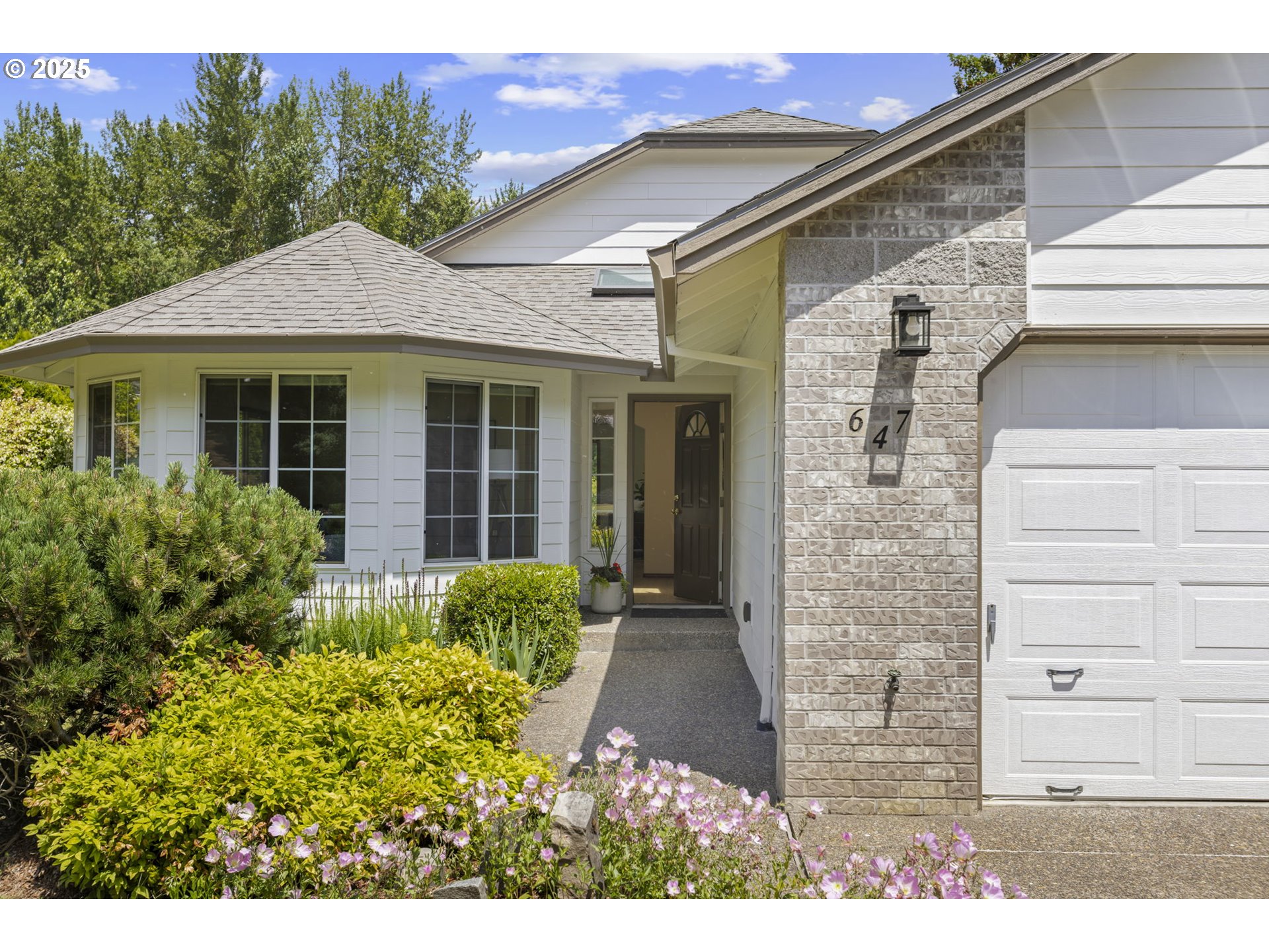 647 NE MEADOW DR, Portland