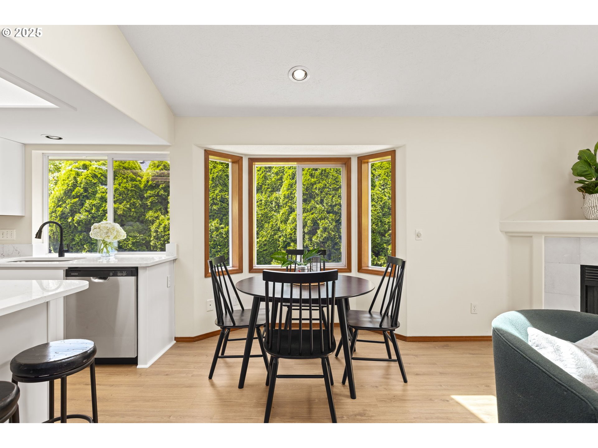 647 NE MEADOW DR, Portland