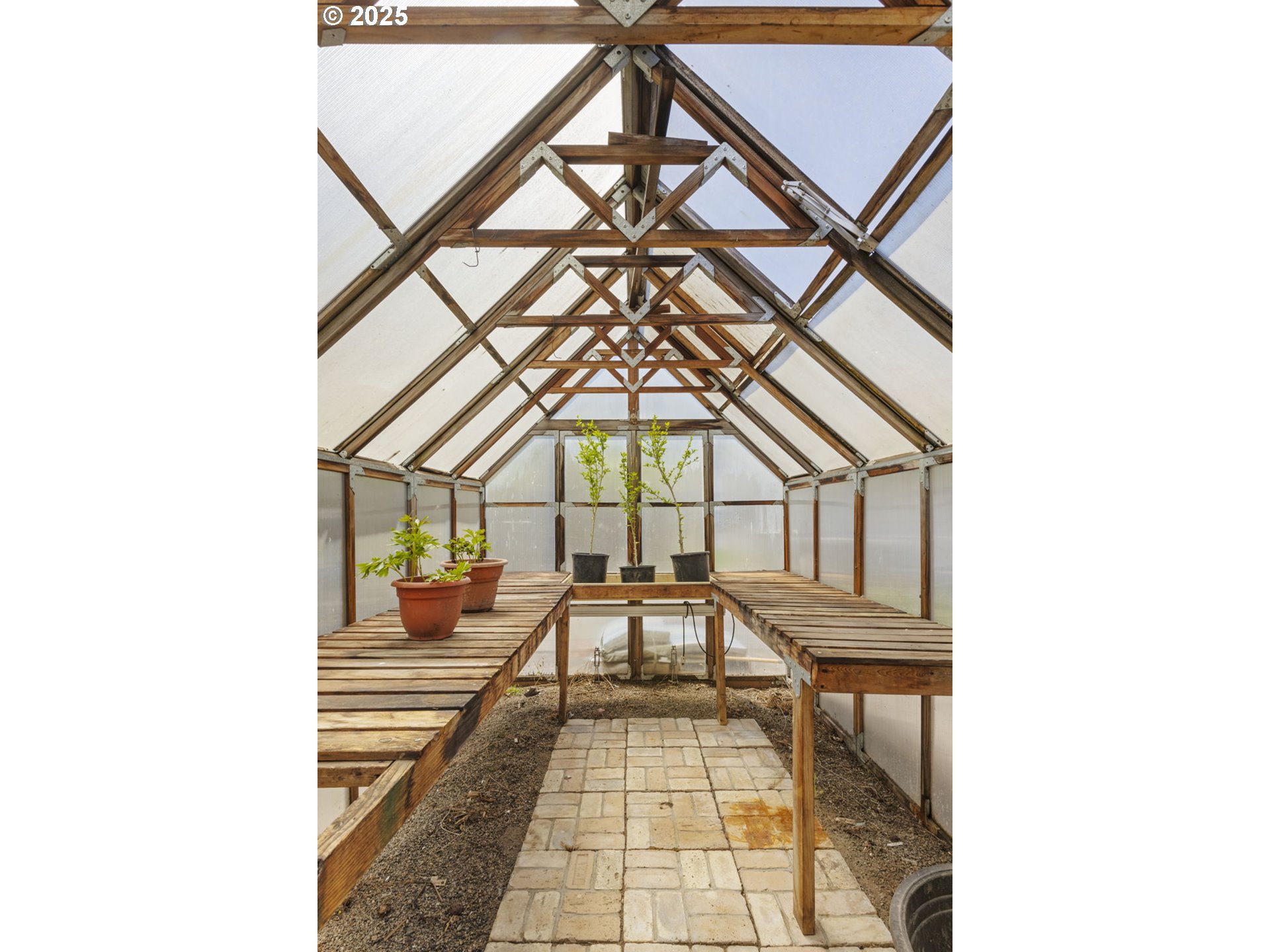 647 NE MEADOW DR, Portland