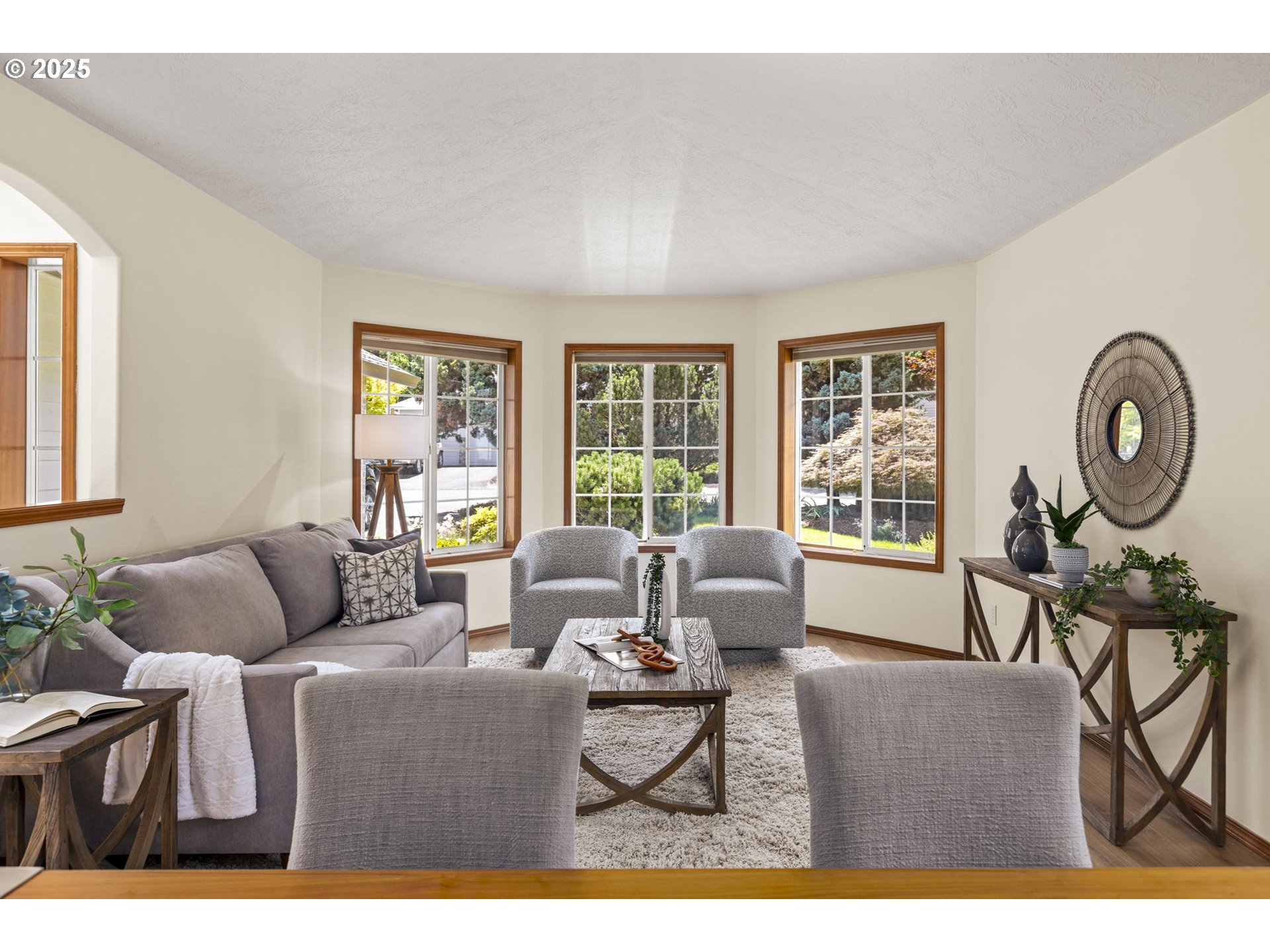 647 NE MEADOW DR, Portland