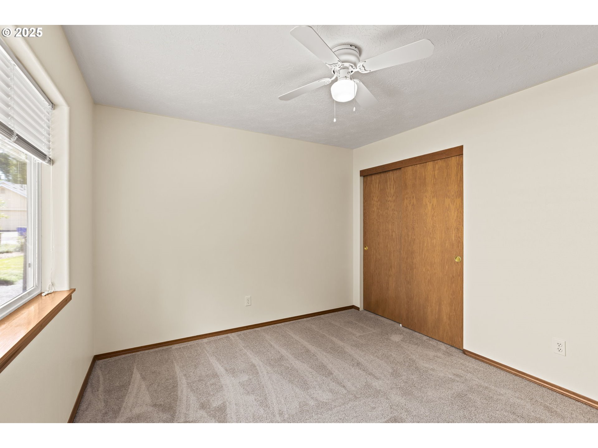 647 NE MEADOW DR, Portland