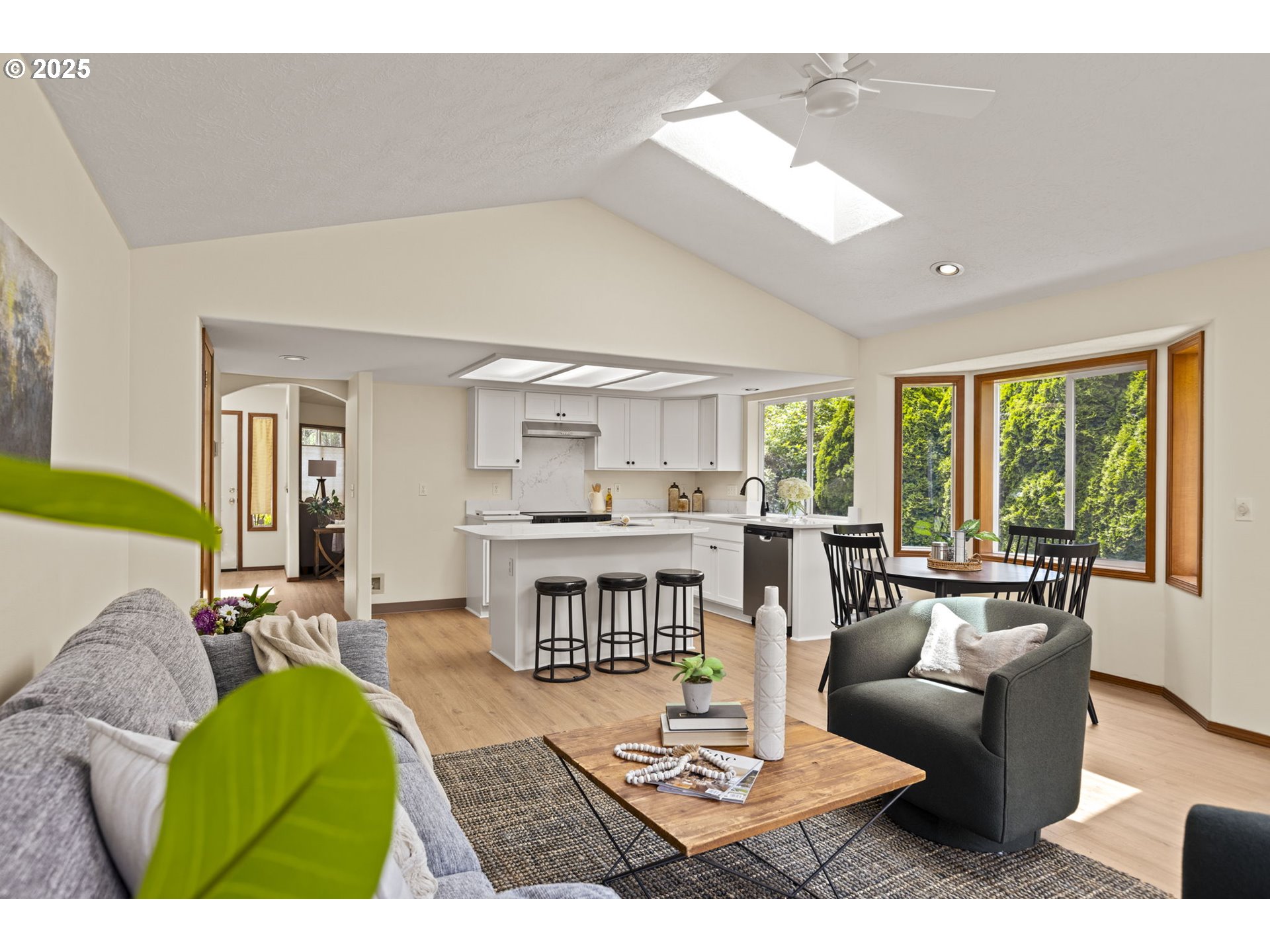 647 NE MEADOW DR, Portland