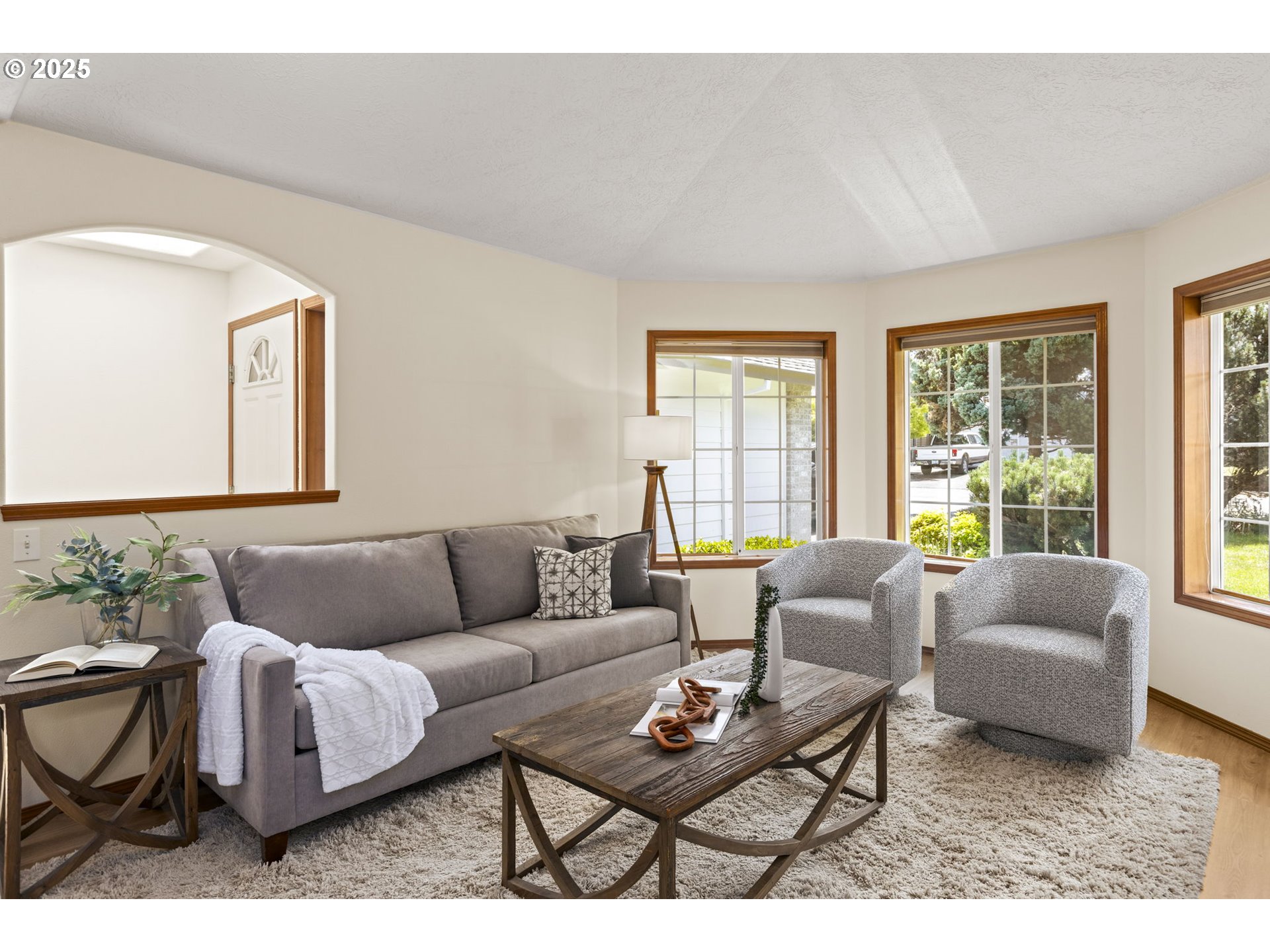 647 NE MEADOW DR, Portland