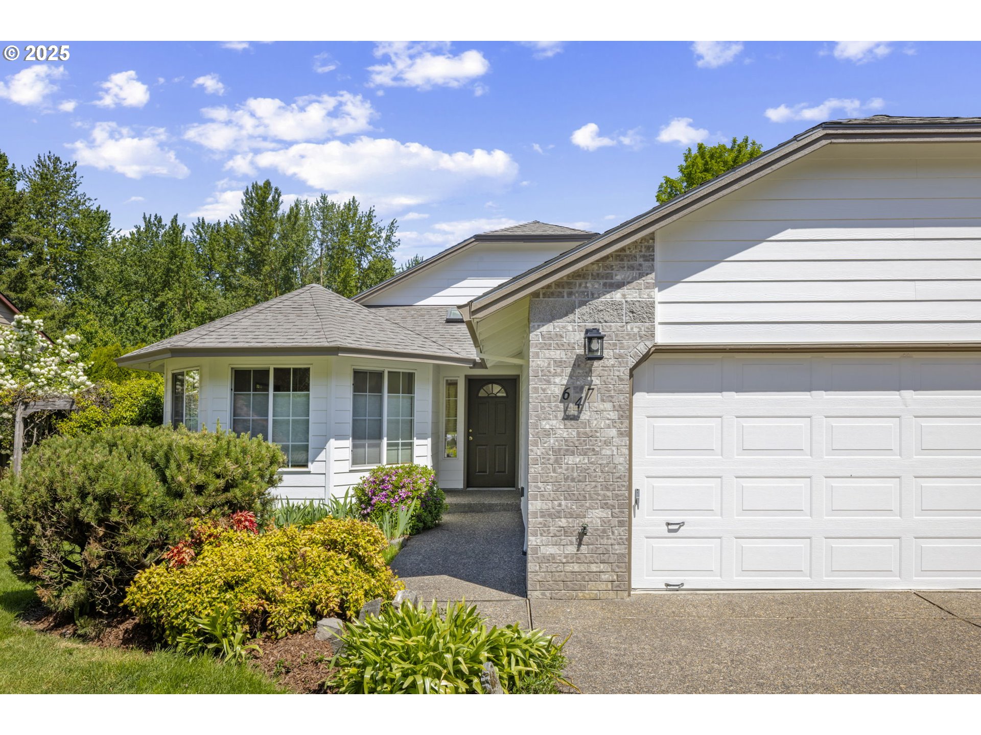 647 NE MEADOW DR, Portland