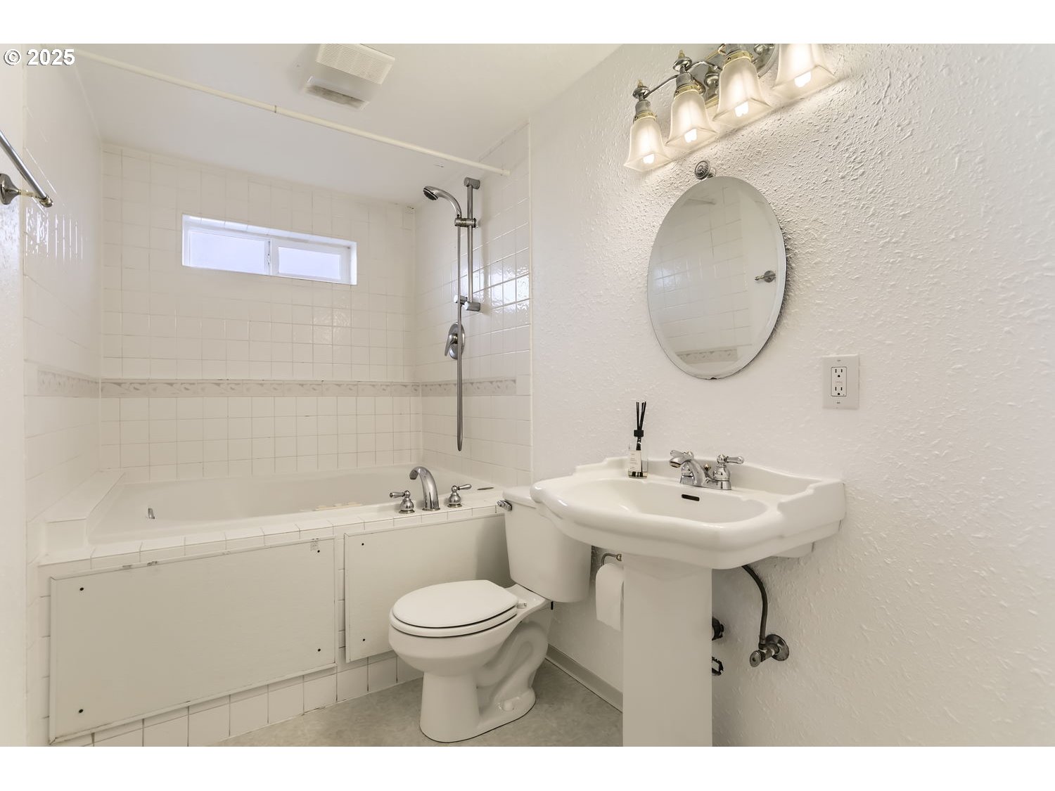 18628 SW CASCADIA CT