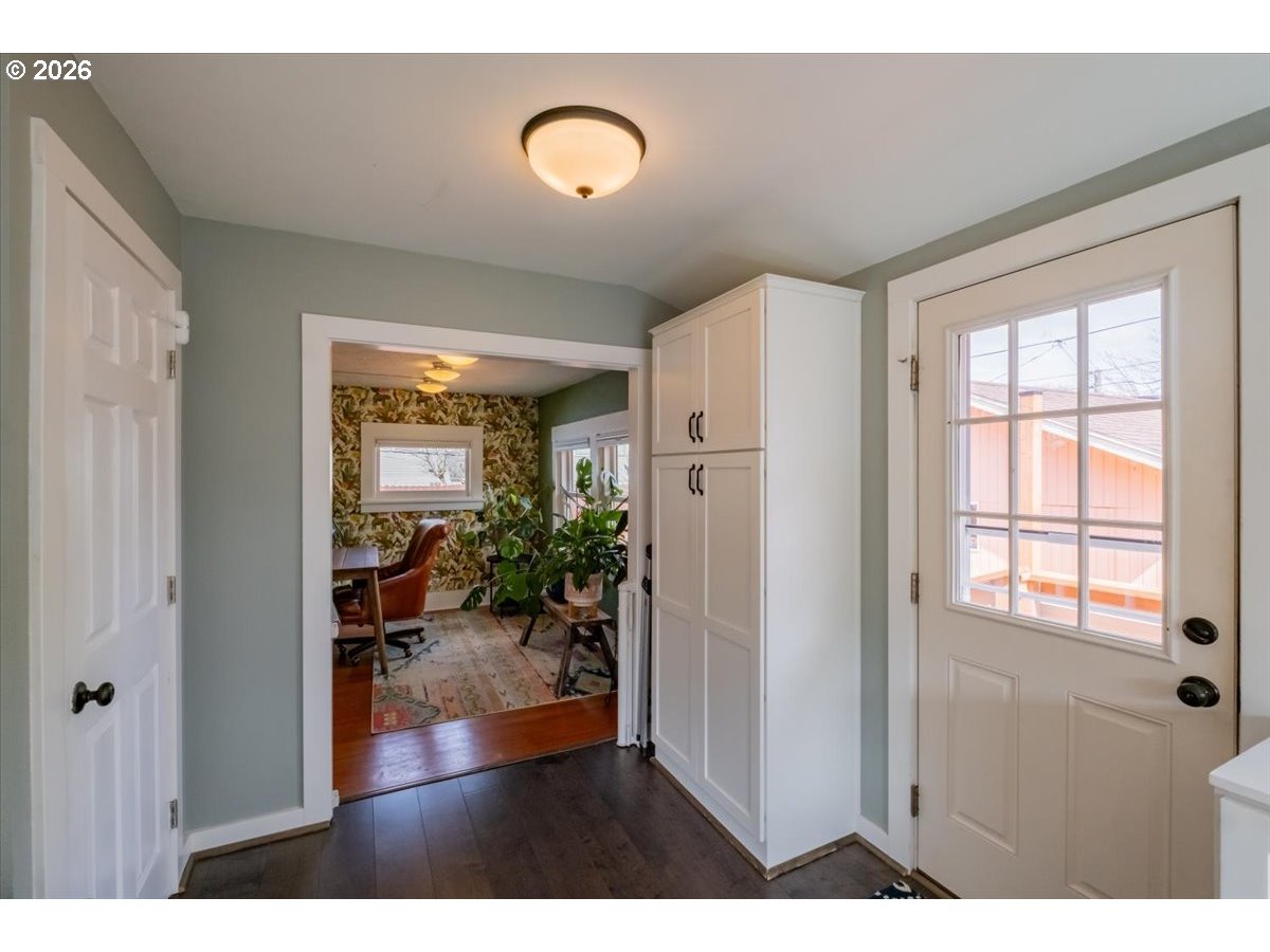 1905 SE DIVISION ST