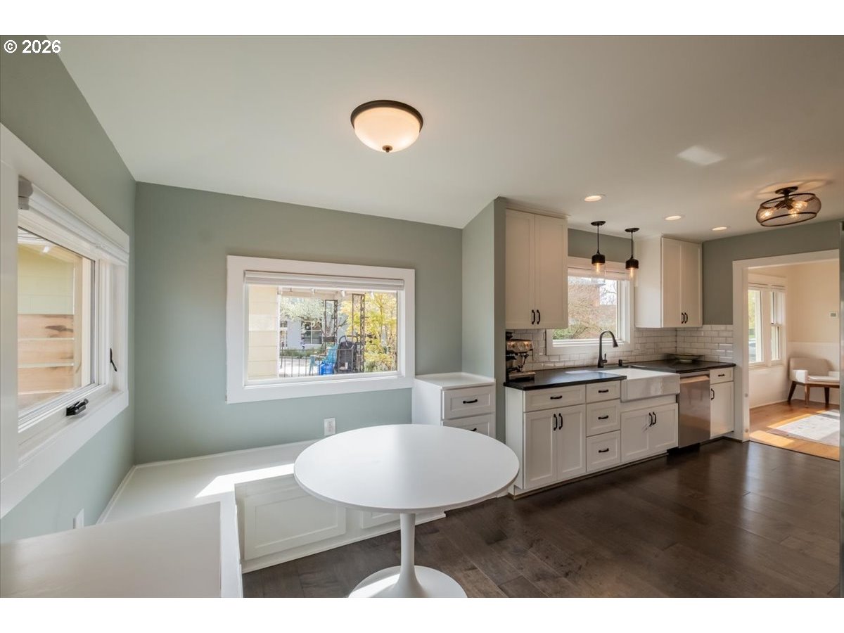 1905 SE DIVISION ST