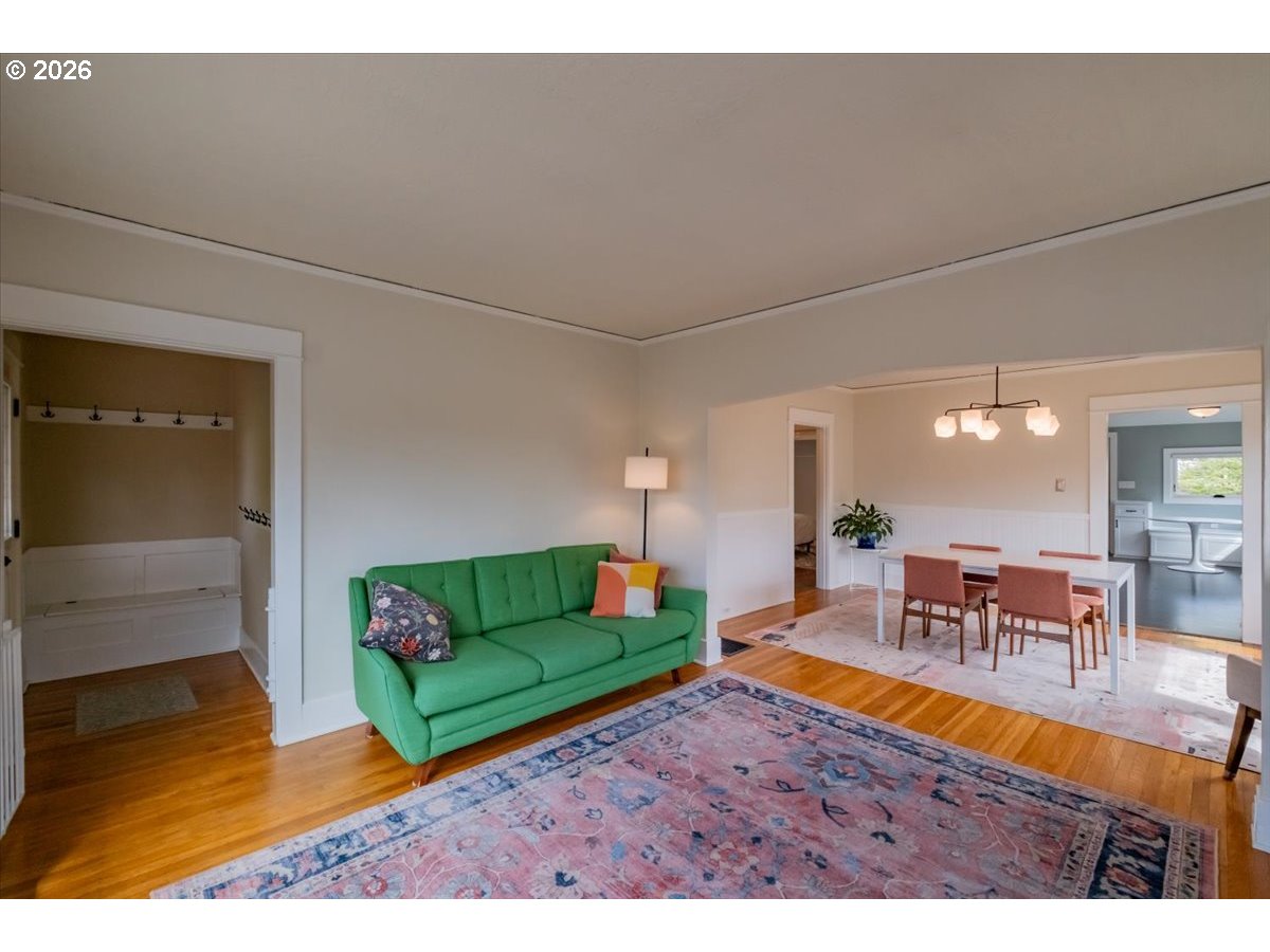 1905 SE DIVISION ST