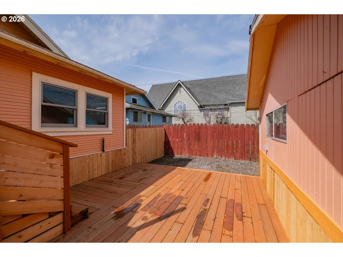 1905 SE DIVISION ST