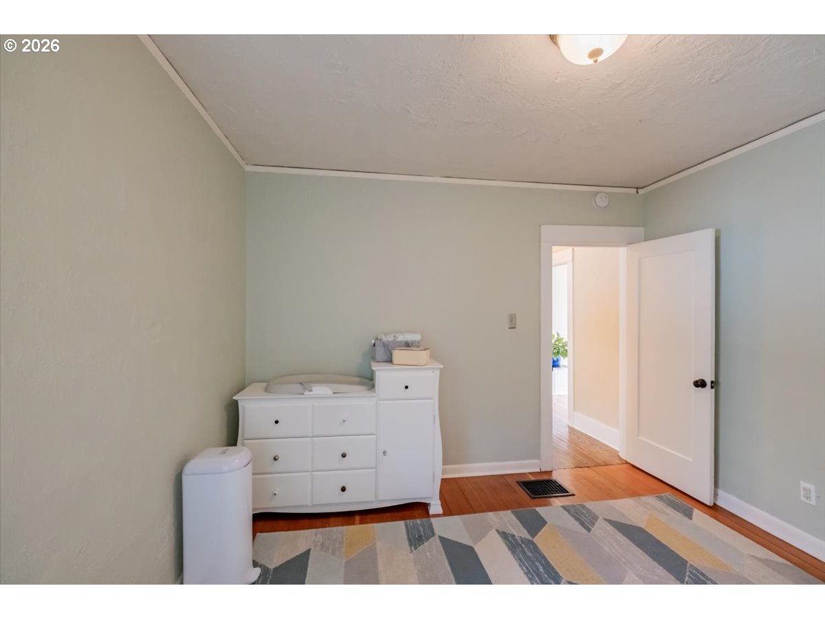 1905 SE DIVISION ST