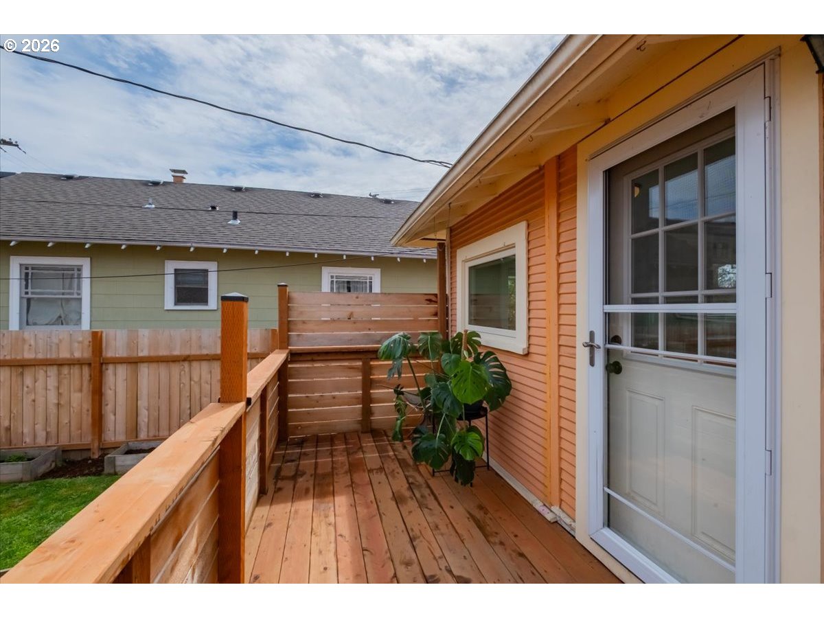 1905 SE DIVISION ST