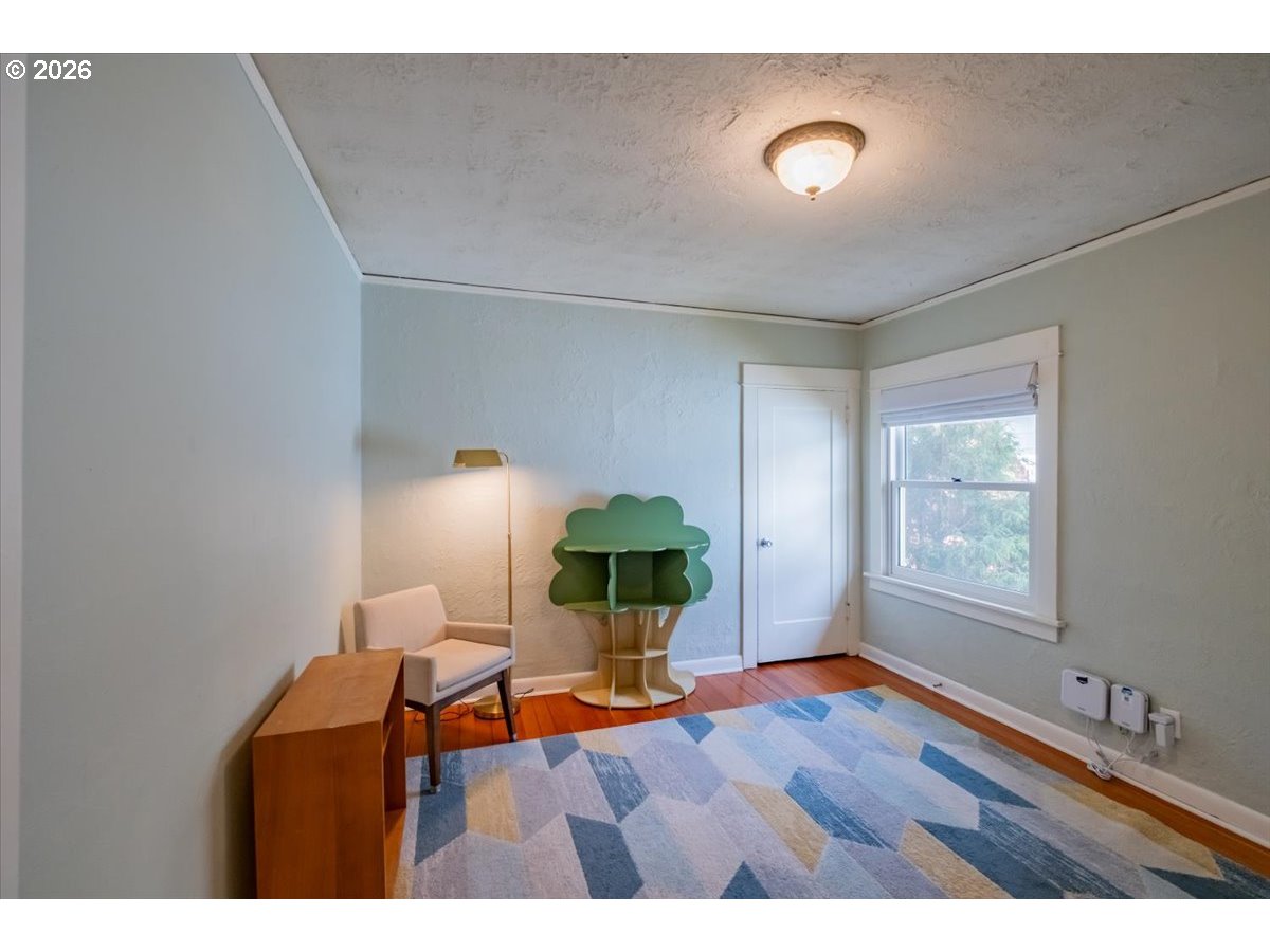 1905 SE DIVISION ST