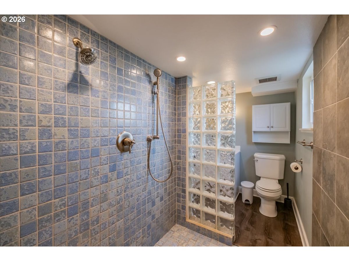 1905 SE DIVISION ST