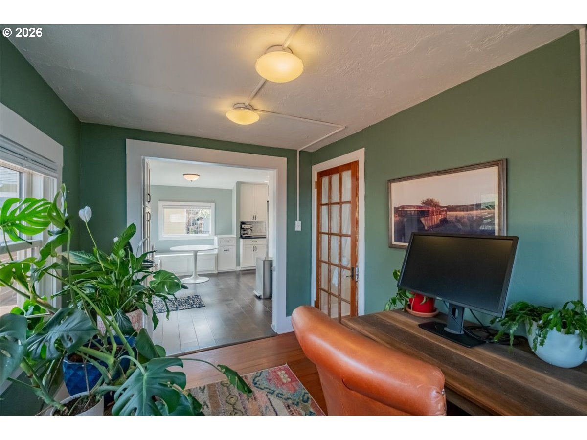1905 SE DIVISION ST