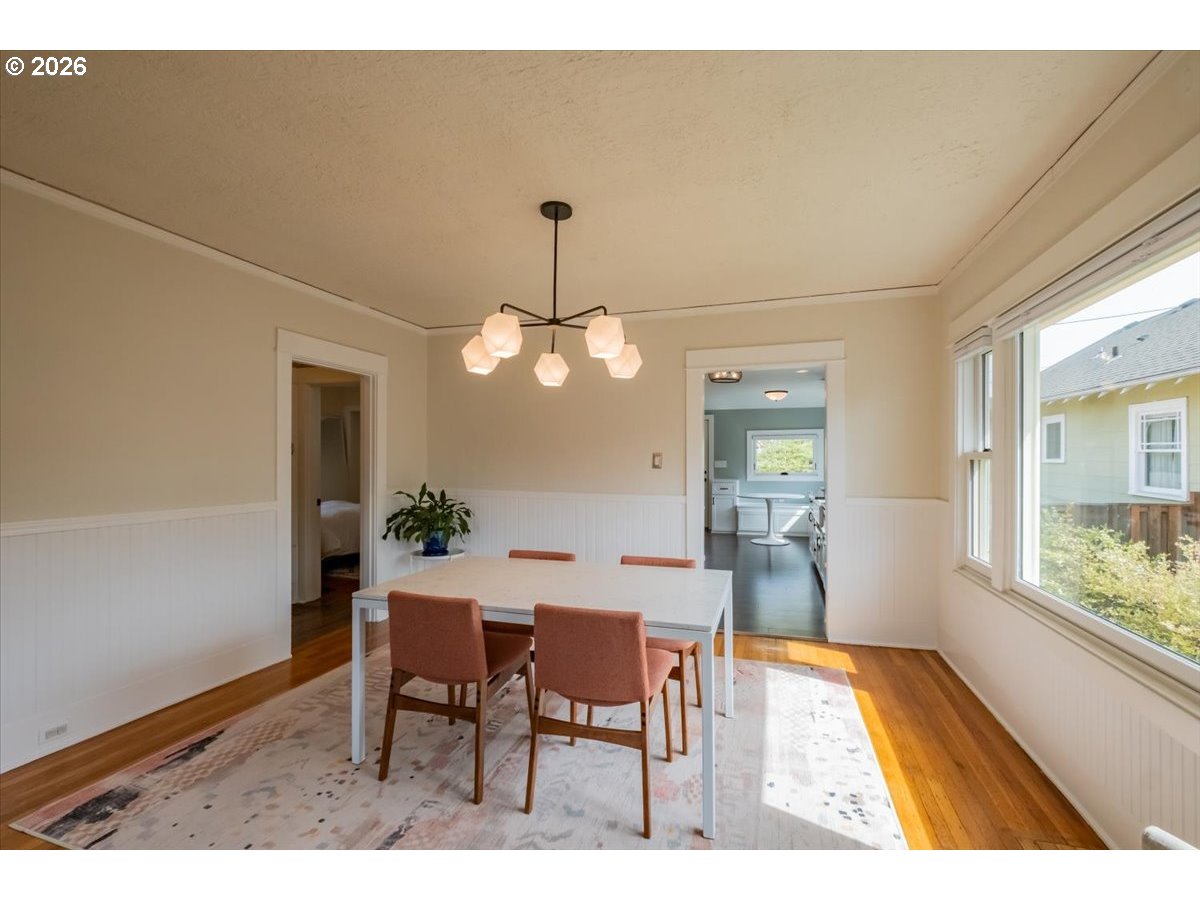 1905 SE DIVISION ST