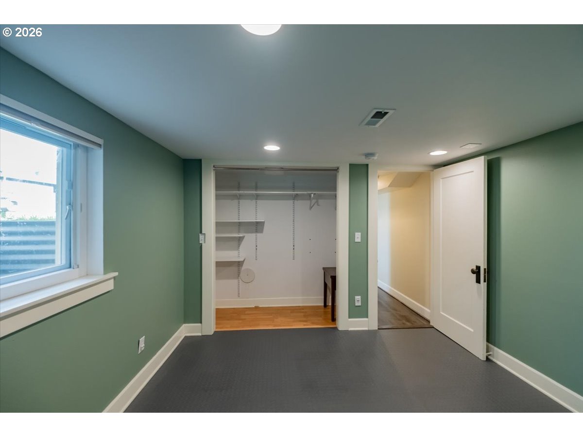 1905 SE DIVISION ST