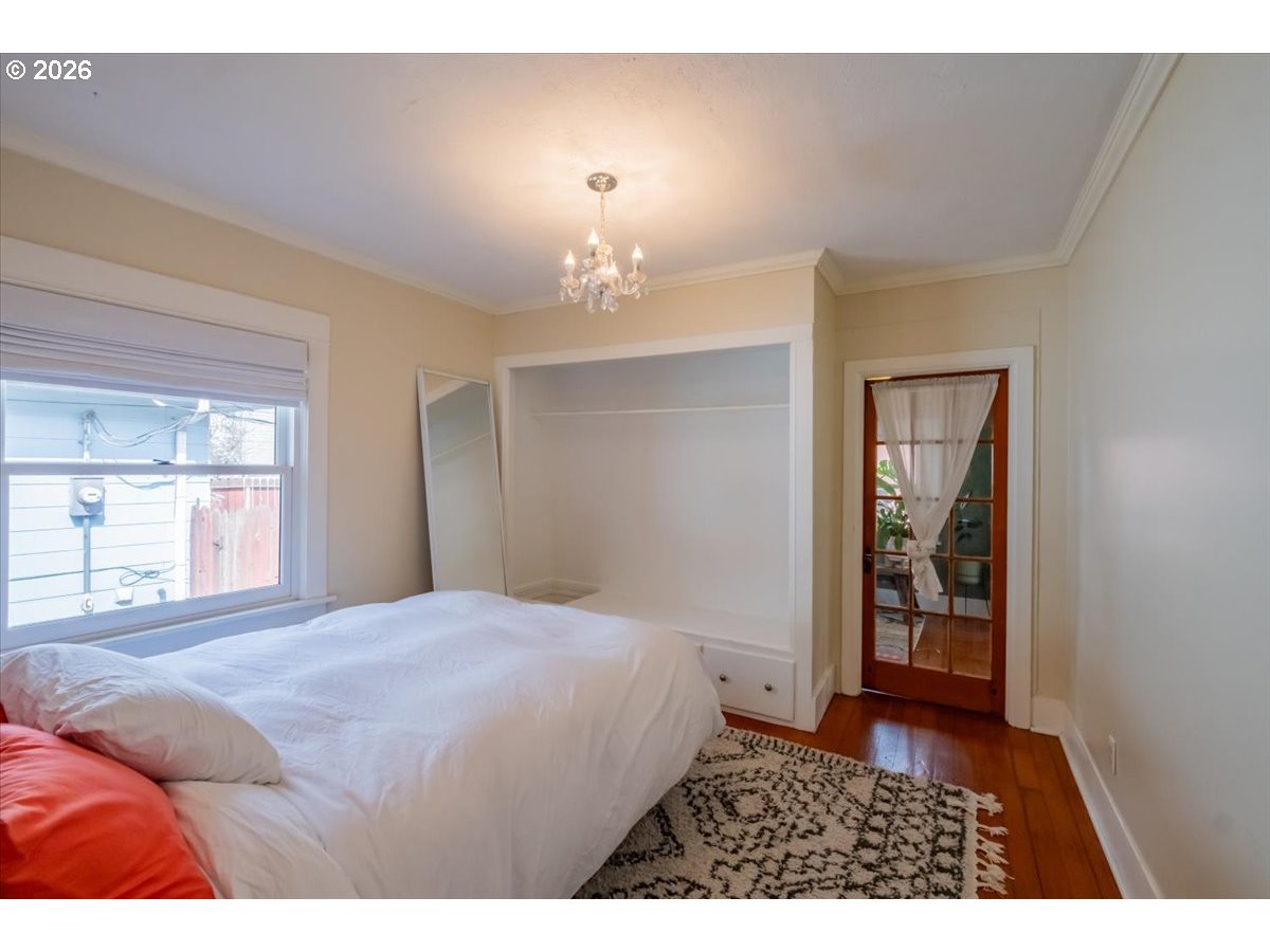1905 SE DIVISION ST