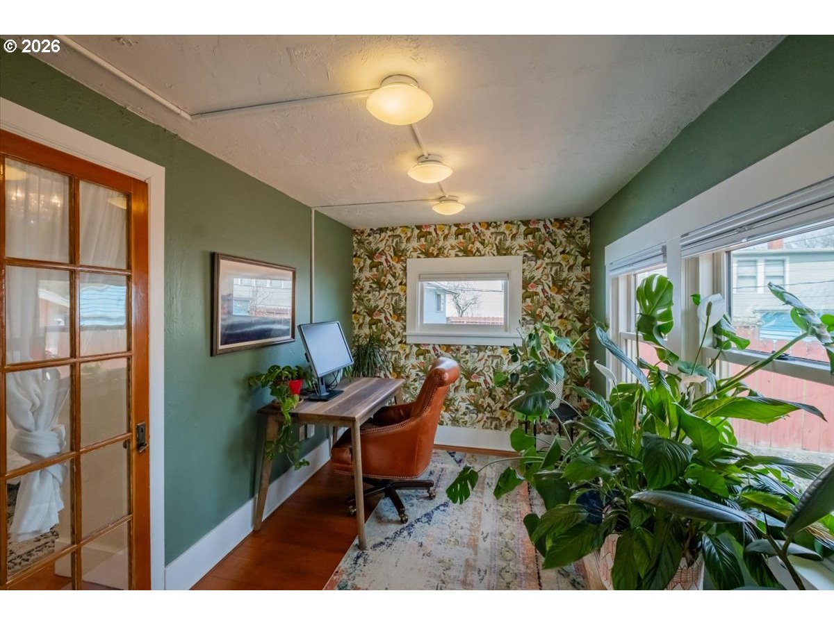 1905 SE DIVISION ST