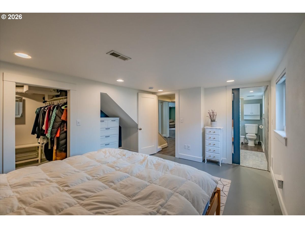 1905 SE DIVISION ST