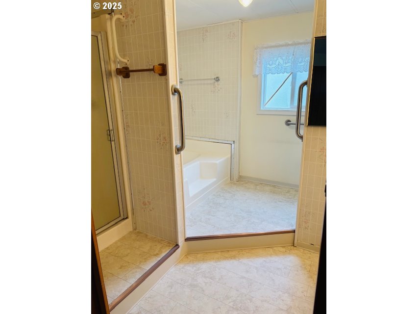 21100 NE SANDY BLVD #2