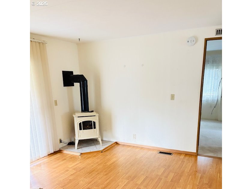 21100 NE SANDY BLVD #2