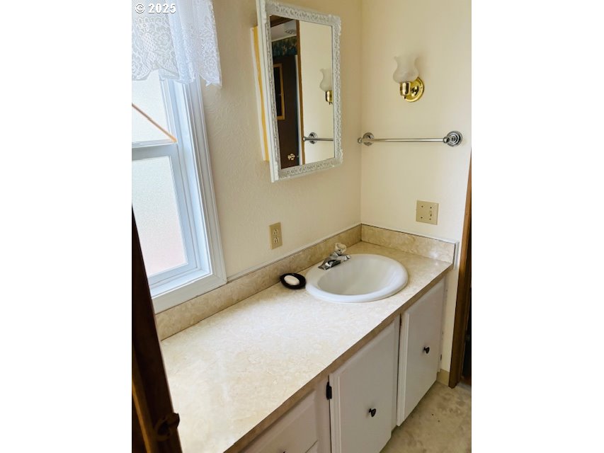 21100 NE SANDY BLVD #2