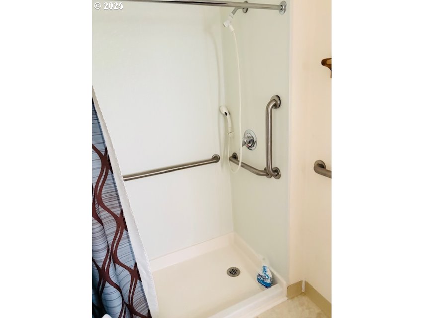 21100 NE SANDY BLVD #2
