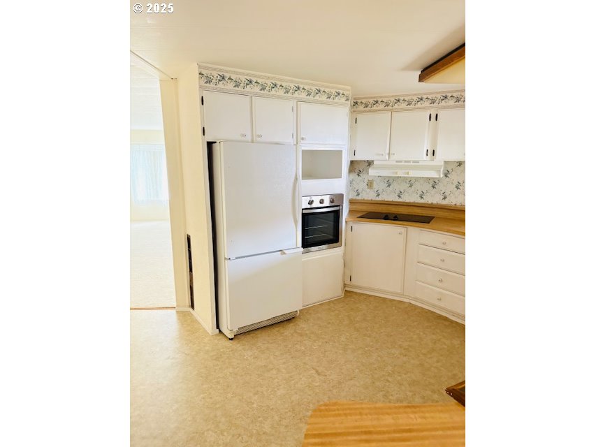 21100 NE SANDY BLVD #2