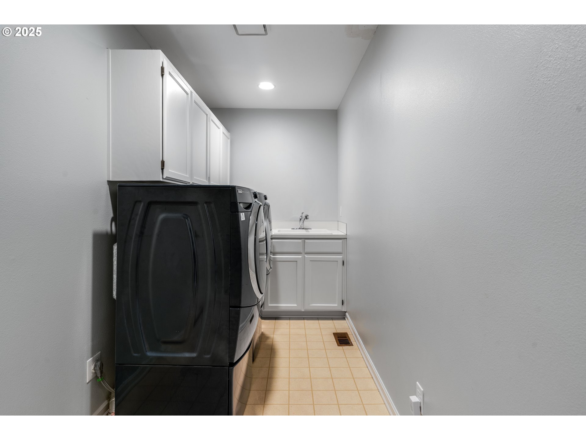 10010 SW STEEPLECHASE CIR