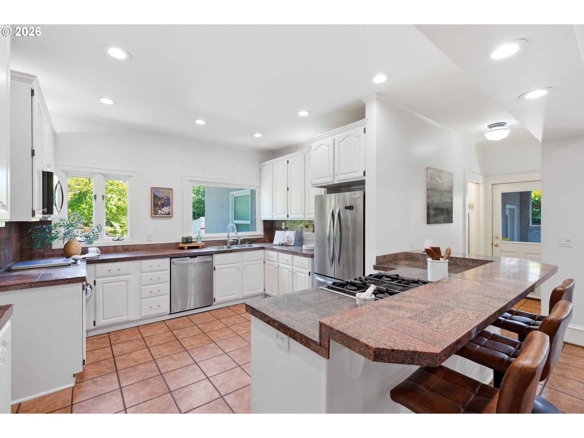 1133 NE 37TH AVE