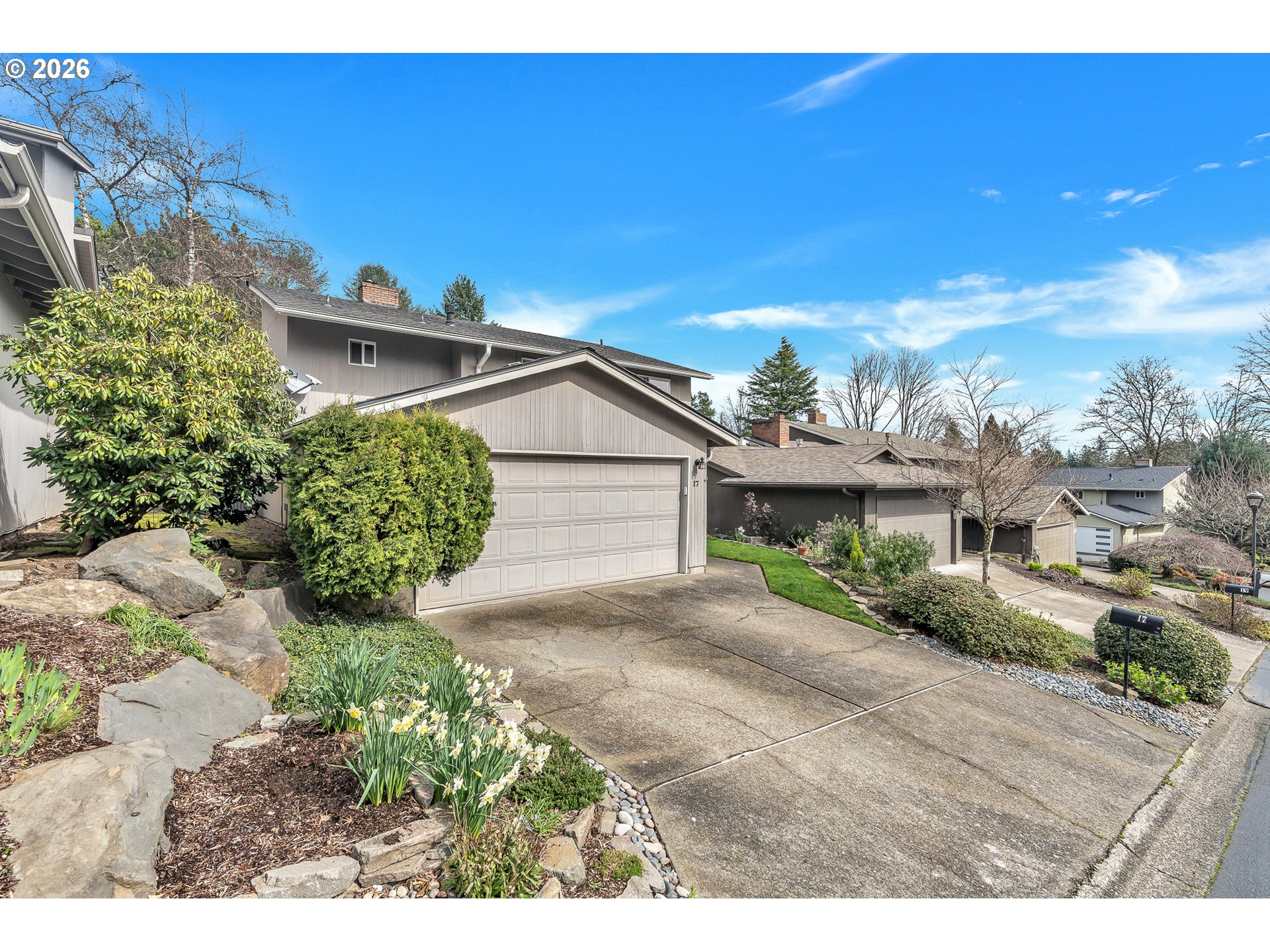 17 BRITTEN CT