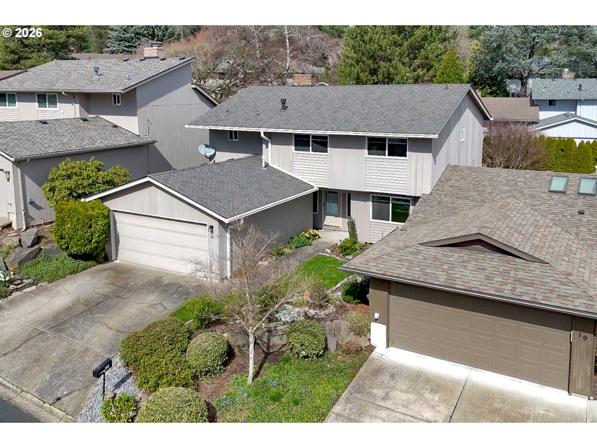 17 BRITTEN CT