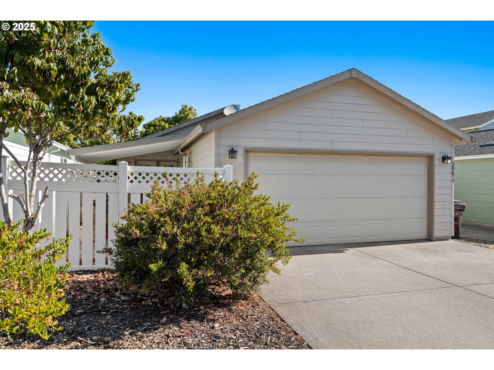 20674 NE SHORE VIEW DR