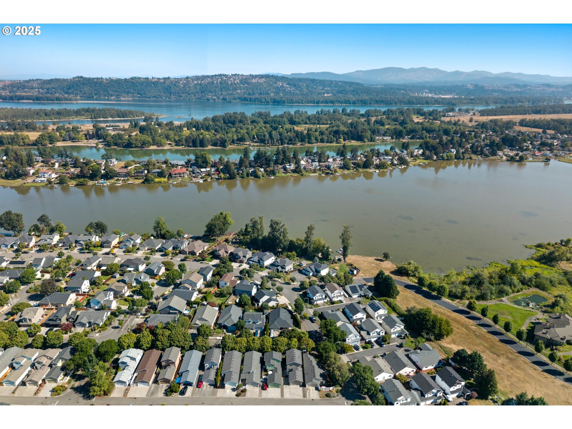 20674 NE SHORE VIEW DR