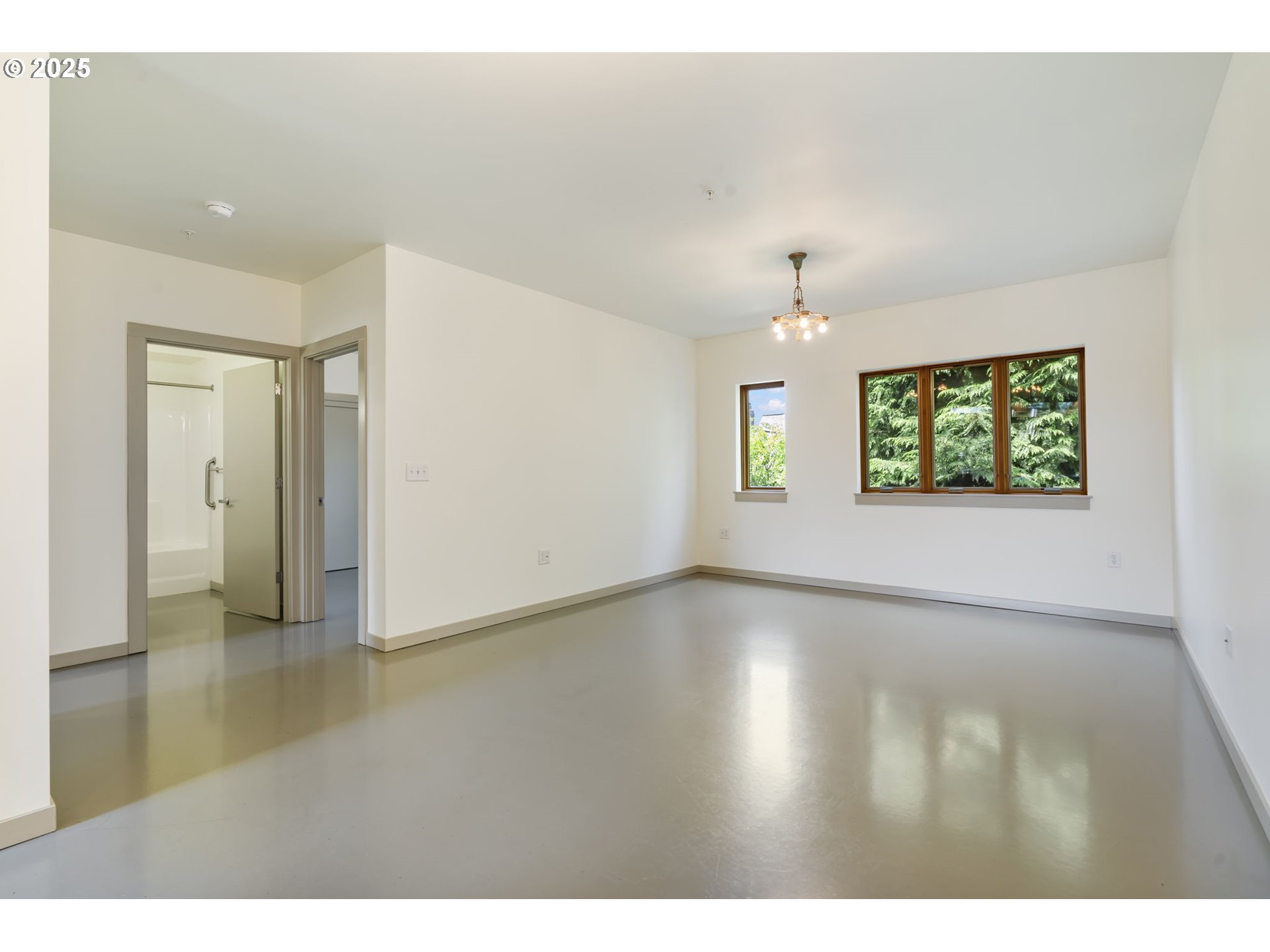2525 N KILLINGSWORTH ST 205