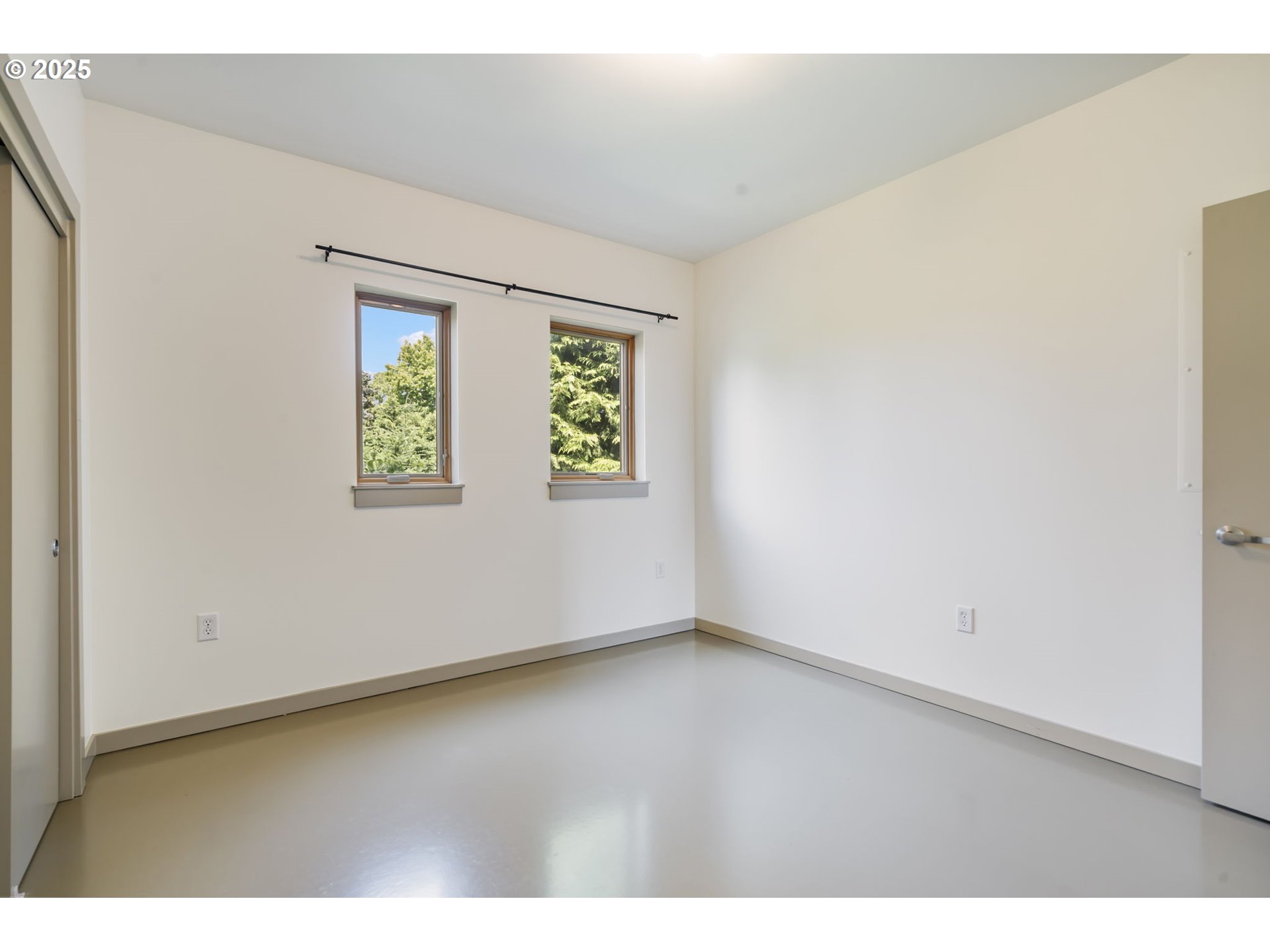 2525 N KILLINGSWORTH ST 205