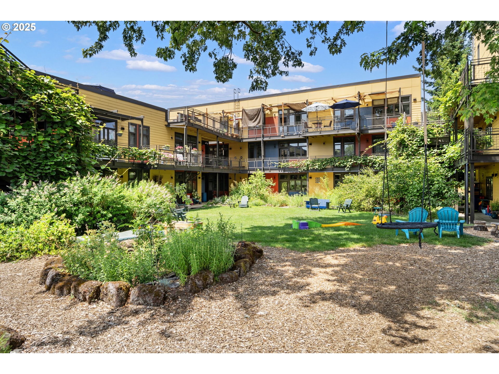 2525 N KILLINGSWORTH ST 205