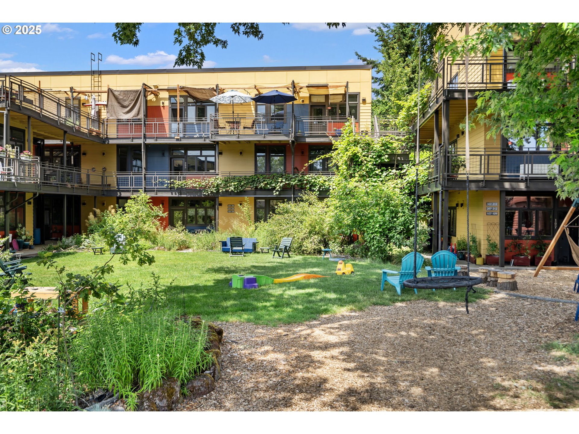 2525 N KILLINGSWORTH ST 205