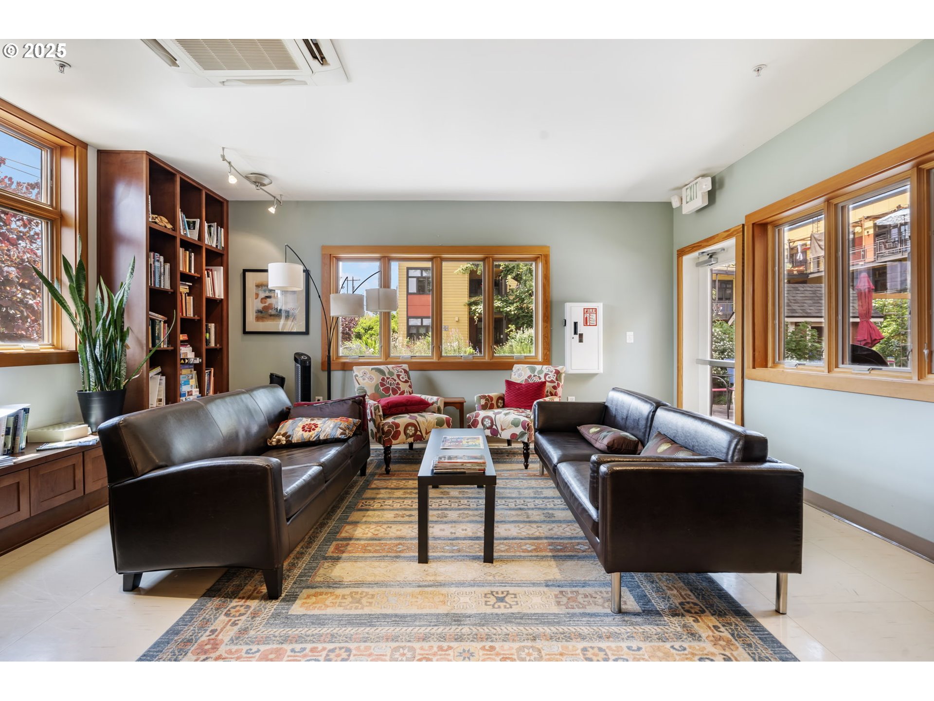 2525 N KILLINGSWORTH ST 205
