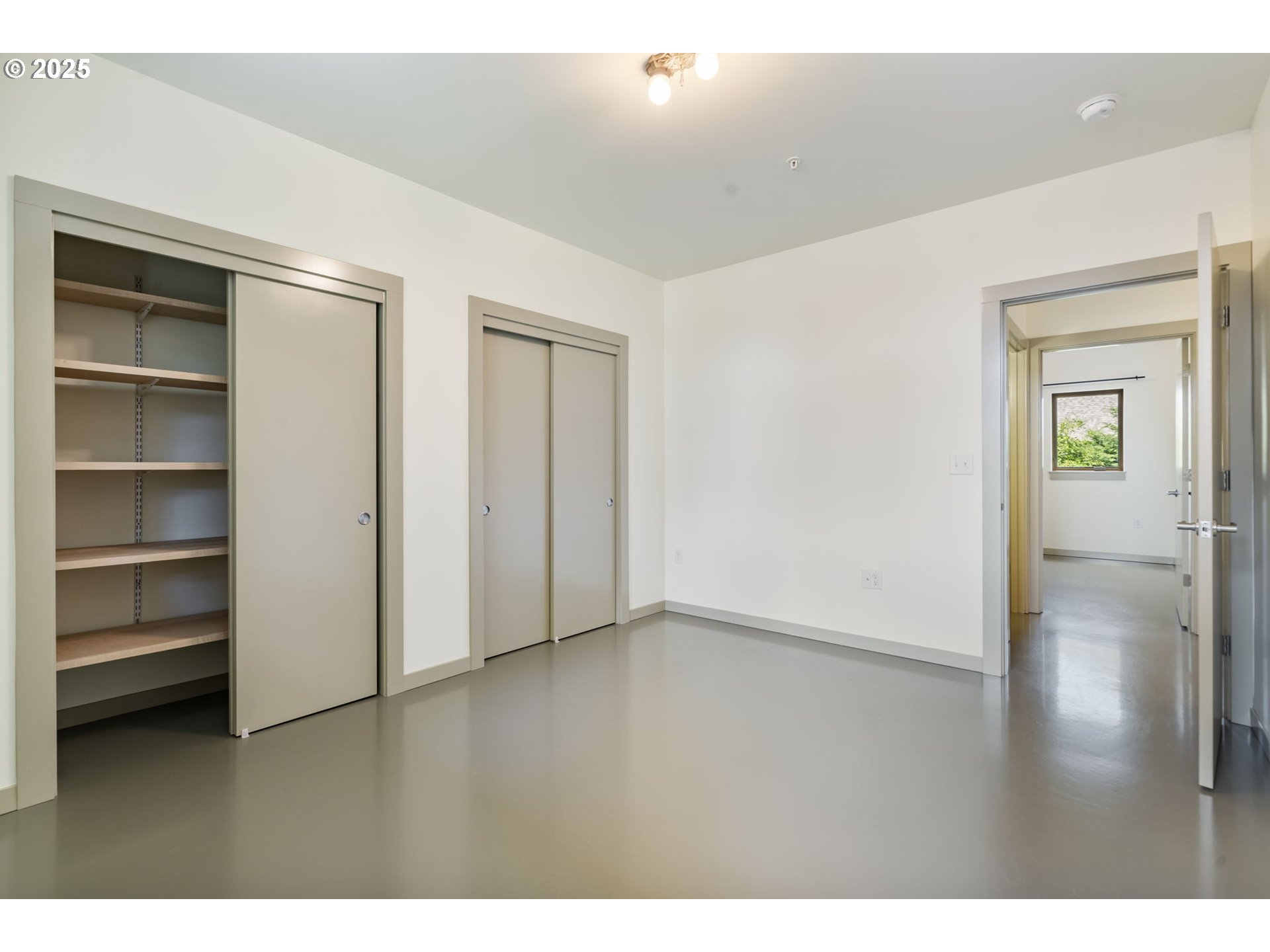 2525 N KILLINGSWORTH ST 205