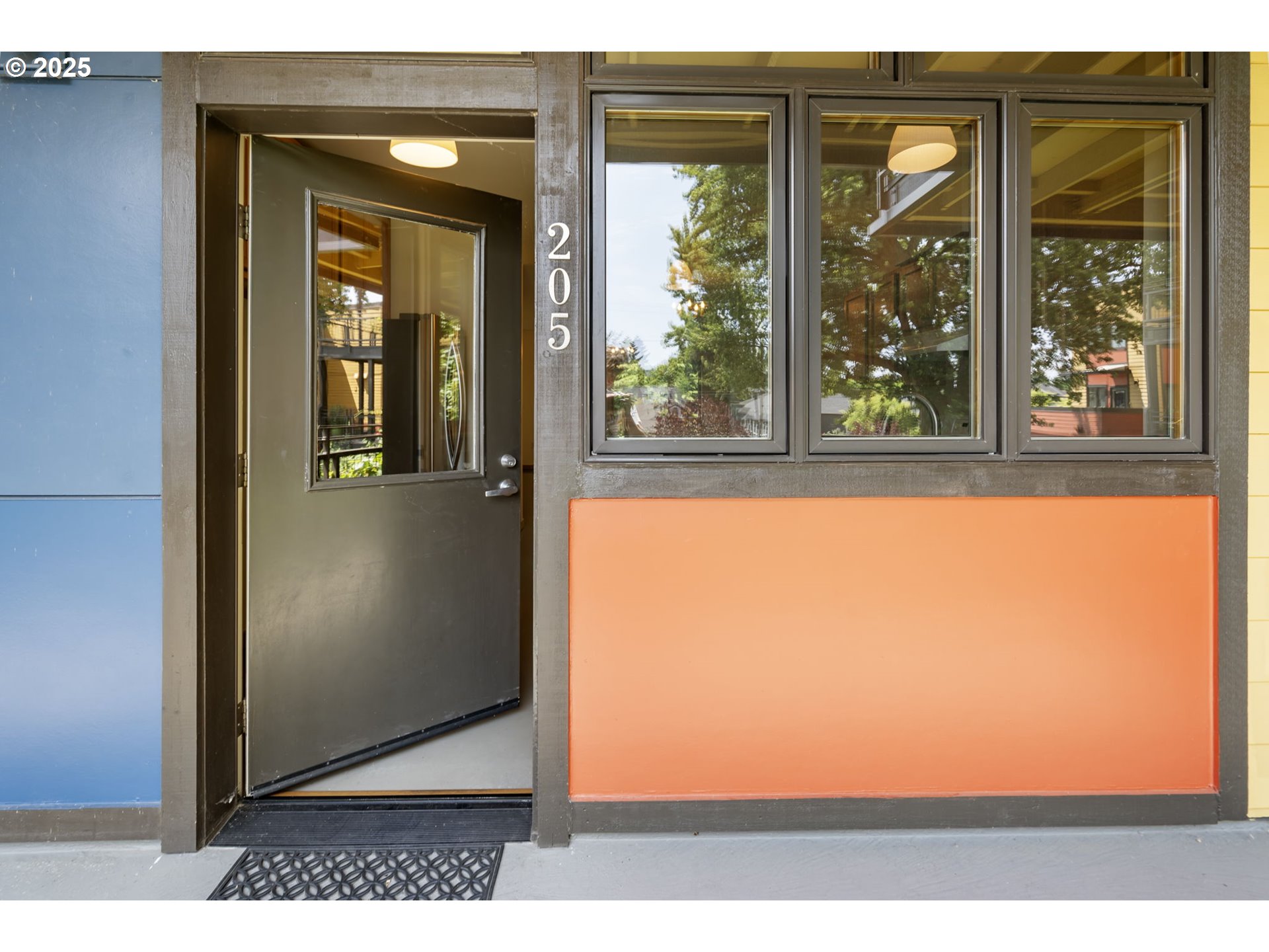 2525 N KILLINGSWORTH ST 205