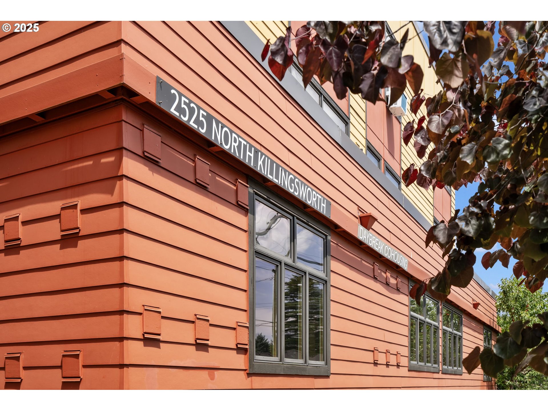 2525 N KILLINGSWORTH ST 205