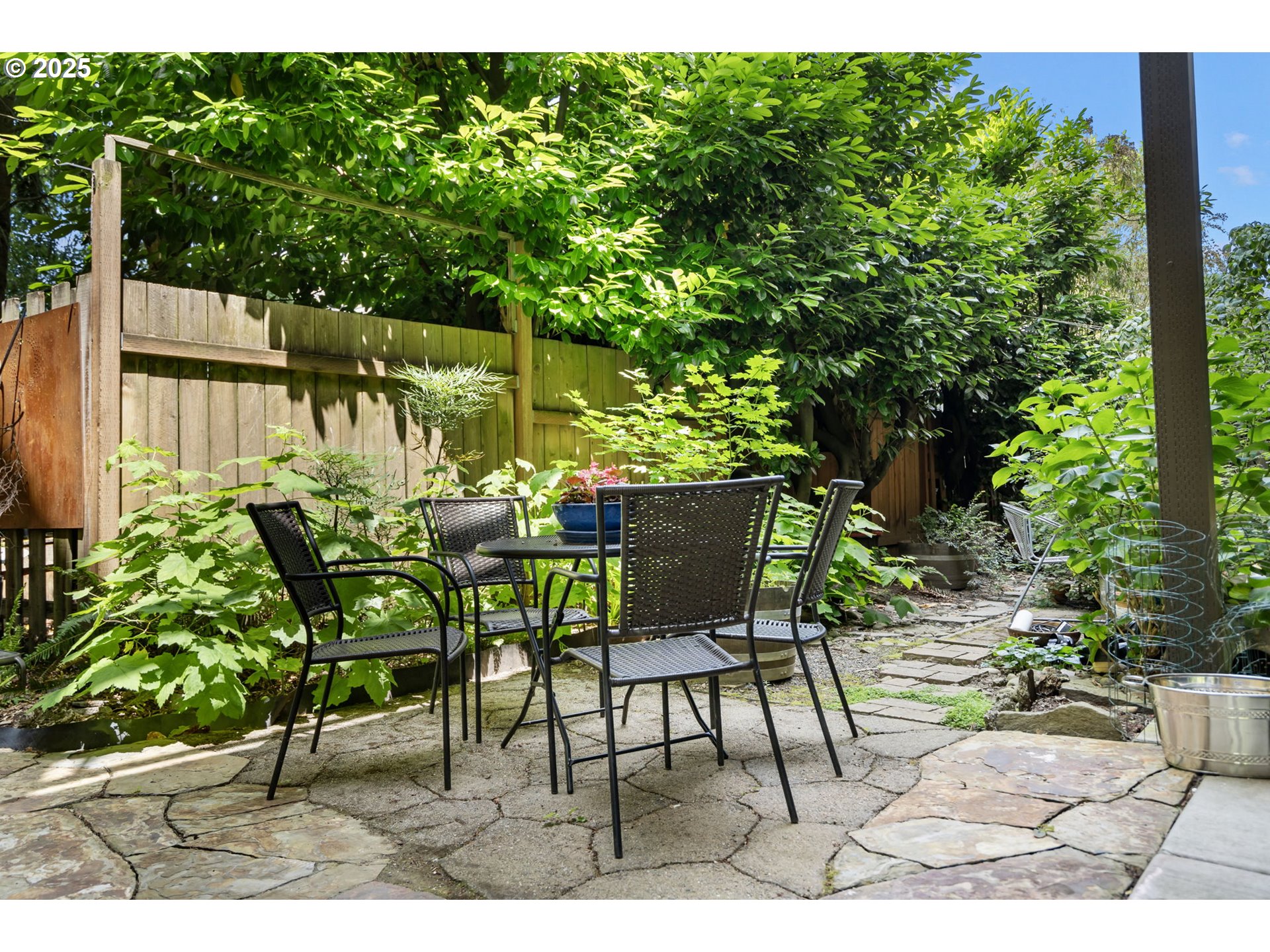 2525 N KILLINGSWORTH ST 205